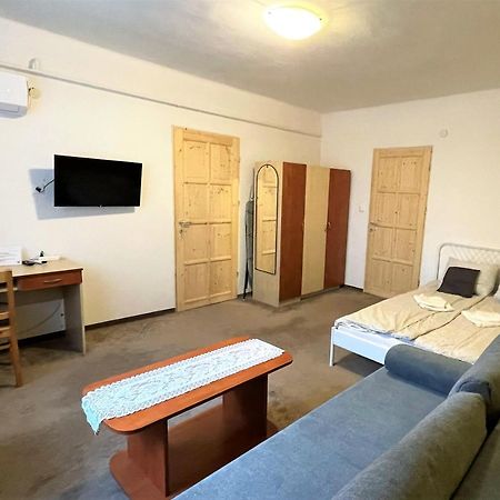 Évi Apartman Apartman Eger Kültér fotó