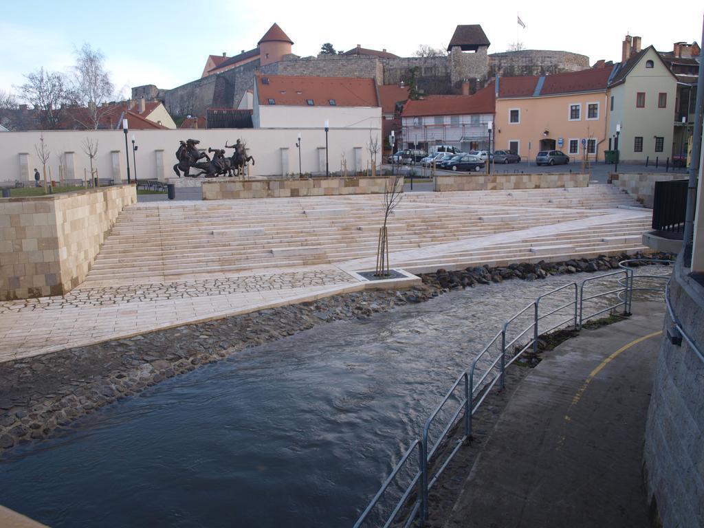 Évi Apartman Eger Kültér fotó